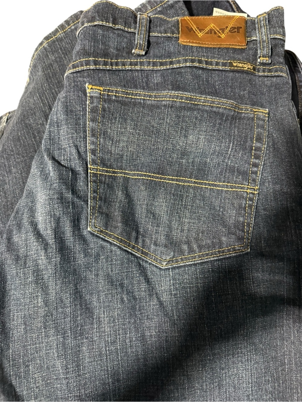Wrangler Men’s Navy Relaxed Fit Jeans with Contrast Stitching